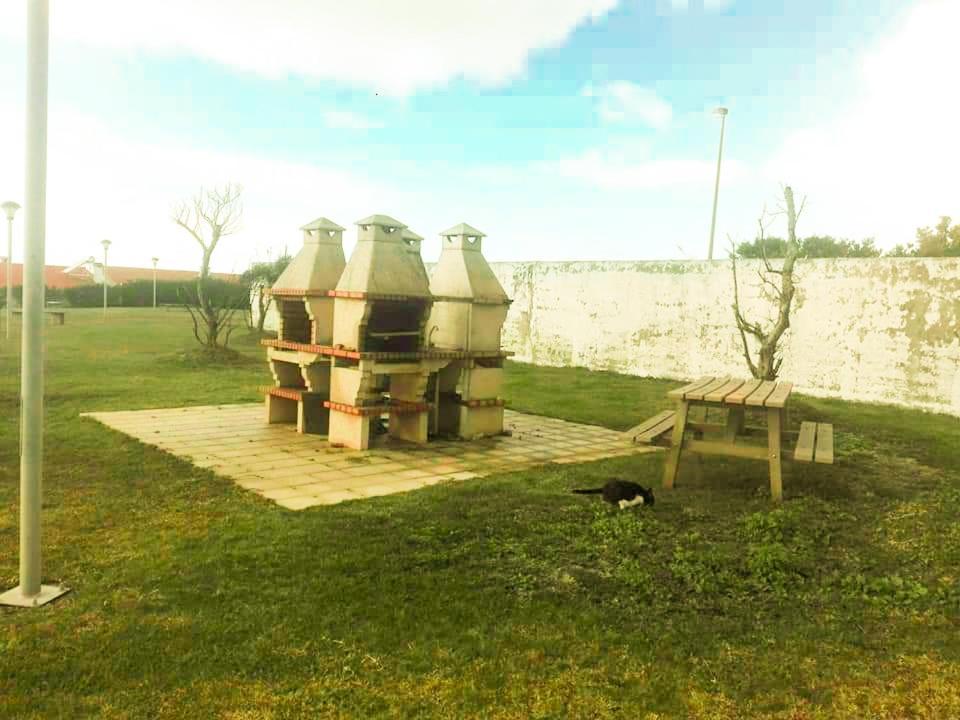 Beach Front Apartment - With Swimming Pool, Barbecue And Tennis Court! Viana do Castelo Bagian luar foto